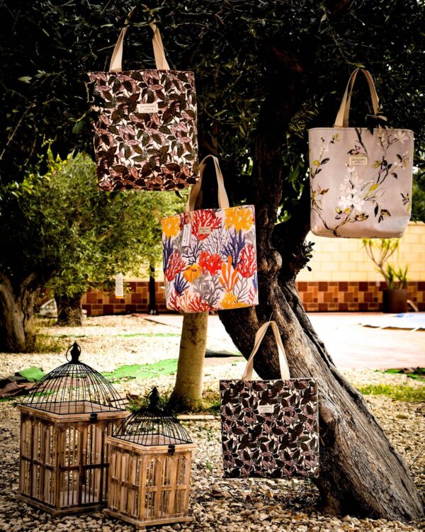 Tote bag